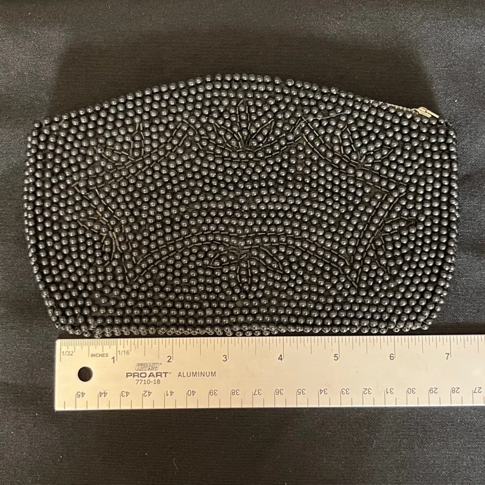 Vintage 1960s Japanese Hand-Beaded Clutch‎ Black Floral Leaf Design Small Purse